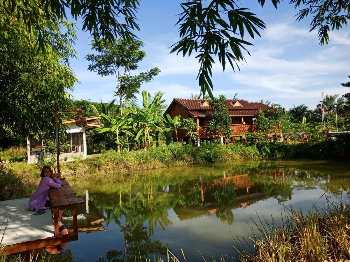 เรือนไทยใจสุขเอ๋ย Hotel Ban Bang Wa Bagian luar foto