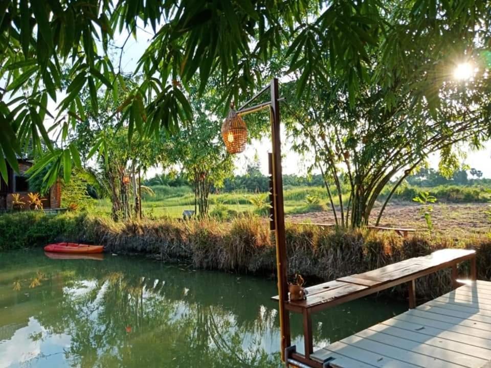 เรือนไทยใจสุขเอ๋ย Hotel Ban Bang Wa Bagian luar foto