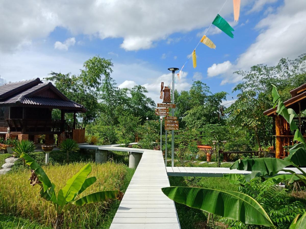เรือนไทยใจสุขเอ๋ย Hotel Ban Bang Wa Bagian luar foto