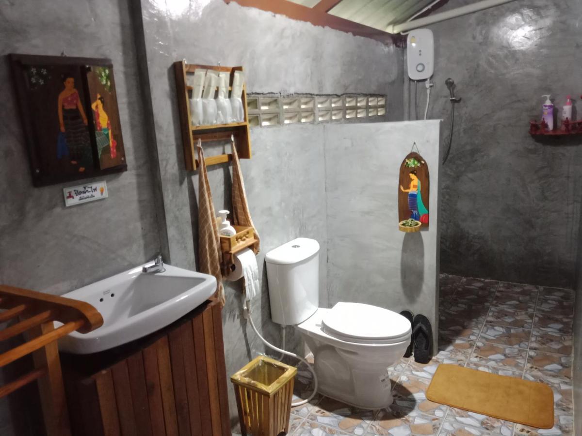 เรือนไทยใจสุขเอ๋ย Hotel Ban Bang Wa Bagian luar foto