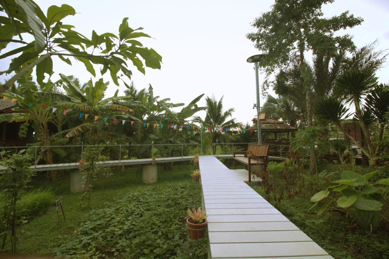เรือนไทยใจสุขเอ๋ย Hotel Ban Bang Wa Bagian luar foto