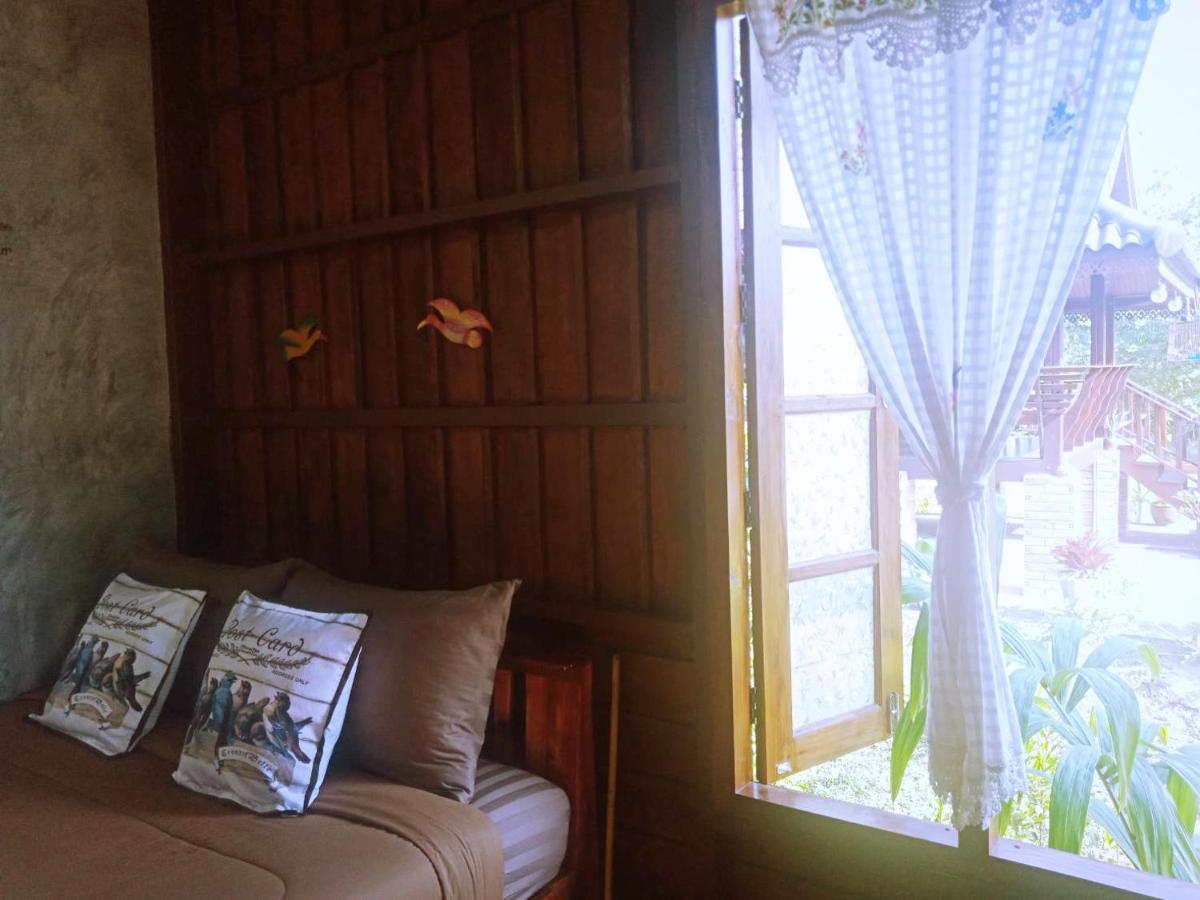 เรือนไทยใจสุขเอ๋ย Hotel Ban Bang Wa Bagian luar foto