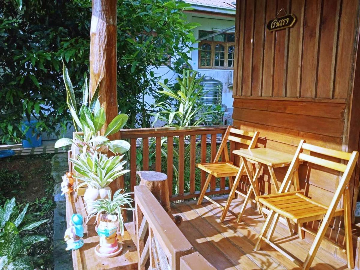 เรือนไทยใจสุขเอ๋ย Hotel Ban Bang Wa Bagian luar foto