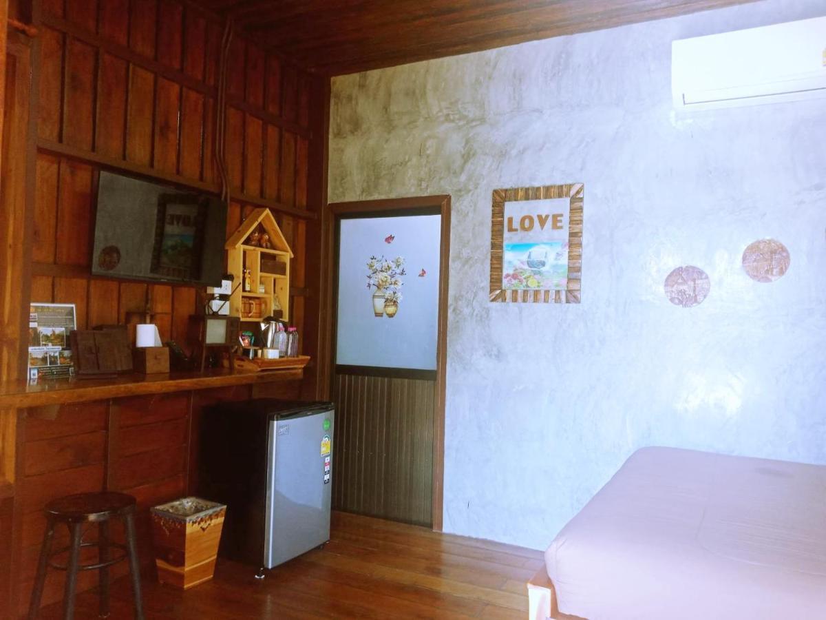 เรือนไทยใจสุขเอ๋ย Hotel Ban Bang Wa Bagian luar foto