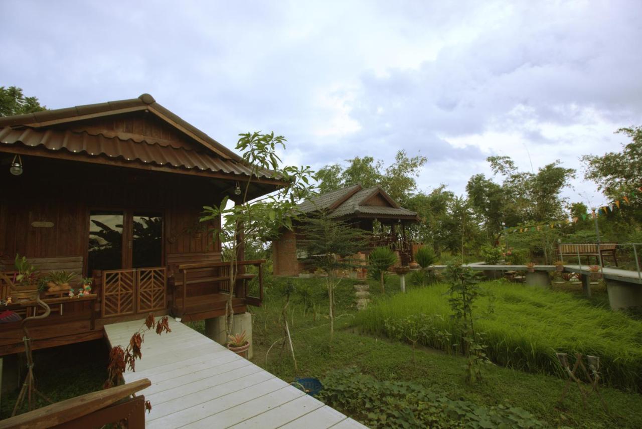 เรือนไทยใจสุขเอ๋ย Hotel Ban Bang Wa Bagian luar foto