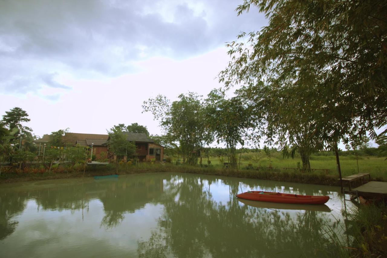 เรือนไทยใจสุขเอ๋ย Hotel Ban Bang Wa Bagian luar foto